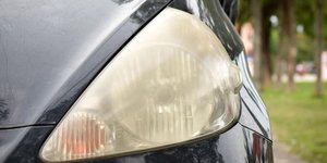 Γιατί θαμπώνουν τα φανάρια του αυτοκινήτου μου -Πώς μπορώ να τα προστατεύσω