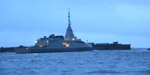 Ξεκίνησαν οι πρώτες θαλάσσιες δοκιμές της δεύτερης φρεγάτας «Νέαρχος» του Πολεμικού Ναυτικού