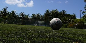 Μπάλα σε γήπεδο ποδοσφαίρου