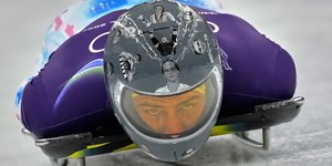 Ο Βλάντισλαβ Χερασκέβιτς φορώντας το επίμαχο κράνος σε προπόνηση