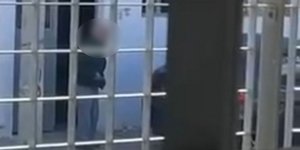 Ο ηλικιωμένος που απείλησε με πιστόλι μαθητές