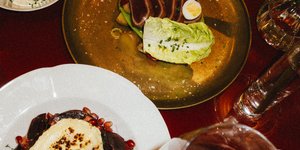 πιάτα κρασί τραπέζι γαλλική κουζίνα Solene Αθήνα