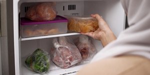 Πόσο καιρό μπορούν να διατηρηθούν με ασφάλεια τα τρόφιμα στην κατάψυξη;<p>Πηγή: <a target="_blank" href="https://www.iefimerida.gr">iefimerida.gr</a> - <a target="_blank" href="https://www.iefimerida.gr/ygeia/poia-trofima-den-mpainoyn-stin-katapsyxi-psyxi">Πόσο καιρό μπορούν να διατηρηθούν με ασφάλεια τα τρόφιμα στην κατάψυξη; 