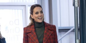 Η Κέιτ Μίντλετον επιστρέφει στη δεκαετία του ’60 με vintage παλτό στην Ουαλία