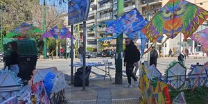 Καθαρά Δευτέρα: Ο πωλητής χαρταετών που κλείνει 20 χρόνια στο ίδιο σημείο στο Παγκράτι