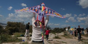 Καθαρά Δευτέρα στην Αττική: Πού να πετάξεις τον χαρταετό ανάμεσα σε πάρκα, παραλίες και ιστορικά σημεία