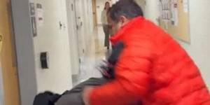  Καθηγητής στο Οχάιο επιτέθηκε σε δημοσιογράφο 