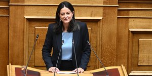 Η υπουργός Εργασίας Νίκη Κεραμέως