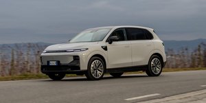 Leapmotor B10 Hybrid EV