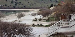 H λίμνη Κούρνα με λίγο νερό