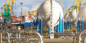 Greece Secures Near-Total Gas Booking to Ukraine