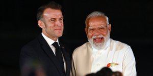 Μακρον, Μοντι 