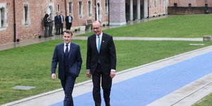 Μακρόν, Μερτς 