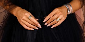 Αυτό το ξεχασμένο χρώμα νυχιών έχει γίνει η No.1 τάση στο ανοιξιάτικο μανικιούρ