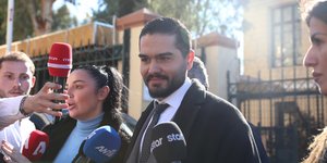 Ο Χρήστος Μάστορας έξω από την Ευελπίδων