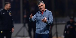 Ο Χοσέ Λουίς Μεντιλίμπαρ στο ματς μ την ΑΕΚ στη Φιλαδέλφεια