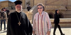 Η Λίνα Μενδώνη με τον Μητροπολίτη Σάββα 