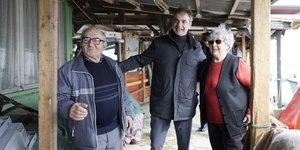 Ο πρωθυπουργός Κυριάκος Μητσοτάκης με την Κυρά του Δέλτα και το σύζυγό της