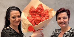 Eνα μπουκέτο κόκκινα κρουασάν!