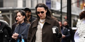 Τα 7 timeless κομμάτια που φορούν οι πιο καλοντυμένες στη Νέα Υόρκη