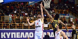 Φάση από το Ολυμπιακός -ΑΕΚ στο κύπελλο