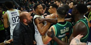 Σύρραξη μεταξύ παικτών του Παναθηναϊκού και Φενέρ