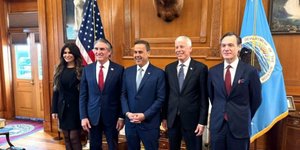 Παπασταύρου από τη συνάντηση με Μπέργκαμ, Ράιτ και Γκίλφοϊλ