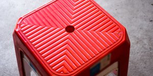 Πλαστικό σκαμπό