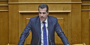 Ο Θάνος Πλεύρης στη Βουλή