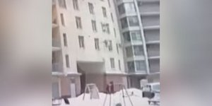 πτώση παιδιού από πολυκατοικία