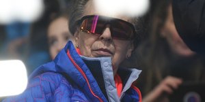Η πριγκίπισσα Άννα και τα γυαλιά που έγιναν fashion στιγμή στους Χειμερινούς Ολυμπιακούς