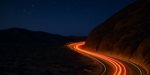 Η Δανία υιοθετεί τον κόκκινο οδικό φωτισμό για να λύσει ένα πρόβλημα 