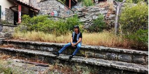 Ο Αμερικανός επιχειρηματίας Jason Lee Beckwith αγόρασε το εγκαταλελειμμένο χωριό Salto de Castro (γνωστό και ως Poblado de Castro) στην επαρχία Zamora της Ισπανίας, έναντι 310.000 ευρώ / INSTAGRAM