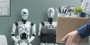 Ο οικονομολόγος Ρόμπερτ Ράιχ επιχειρεί να προσγειώσει τη συζήτηση στην πραγματικότητα της αγοράς εργασίας και της κατανομής της ισχύος / SHUTTERSTOCK 