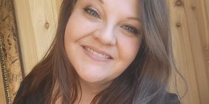 Η Στέισι Σρόιερ επισκέφθηκε μια οδοντιατρική κλινική που δεν γνώριζε