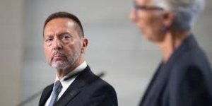 Γιάννης Στουρνάρας