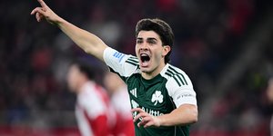 Ο Ταμπόρδα πανηγυρίζει το γκολ που πέτυχε