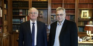 Με τον πρώην υπουργό Οικονομικών, Ν. Χριστοδουλάκη, συναντήθηκε ο Κ. Τασούλας