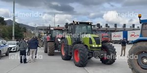 Τρακτέρ Θεσσαλών αγροτών στις Αφίδνες