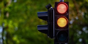 φανάρι κόκκινο πορτοκαλί