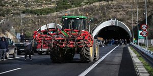 Τρακτέρ στον δρόμο
