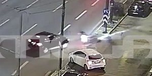 Η σύγκρουση του ΙΧ με τη μηχανή στη Λεωφόρο Συγγρού