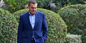 Ο Αλέξης Τσίπρας λίγο πριν τη συνάντηση με τον ΠτΔ Κώστα Τασούλα 