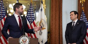 Τζέι Ντι Βανς (αριστερά) και Μάρκο Ρούμπιο (δεξιά)