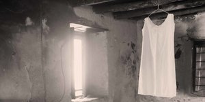 Πορτελάτα και Μισοφόρια: ξεδιπλώνοντας τα γυναικεία εσώρουχα της φορεσιάς της Πάρου