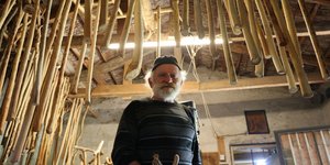 Ο «Λυγερεύς» που σμιλεύει τα ξύλα του δάσους