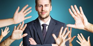 Η διαπροσωπική θέρμη δεν αποτελεί έμφυτο χαρακτηριστικό αλλά σύνολο συμπεριφορών που μπορούν να καλλιεργηθούν / SHUTTERSTOCK