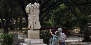 αγαλμα τουριστες