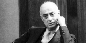 Ο Pantages καταθέτει κατά τη διάρκεια της πρώτης του δίκης, το 1929