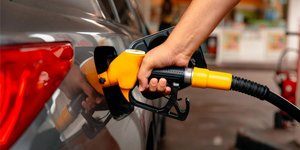 Ανεφοδιασμός αυτοκινήτου 